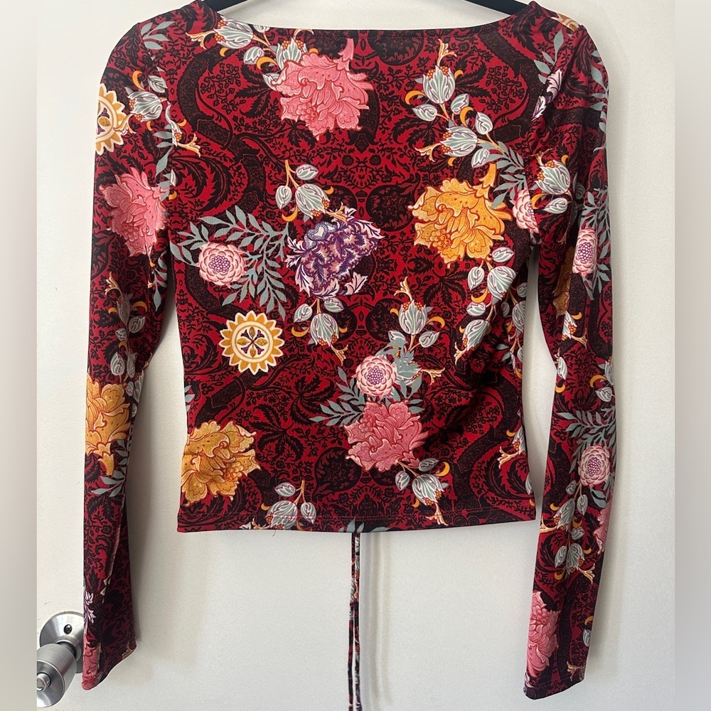Guess Floral Ruched Long-Sleeve Top - Red Multi Y2K - Picture 6 of 6
